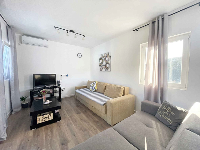 House with 5 separate apartments in Becici with sea view — photo 15